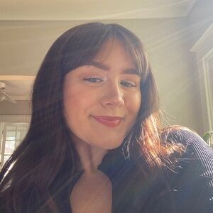 Meet your Posher, Olivia